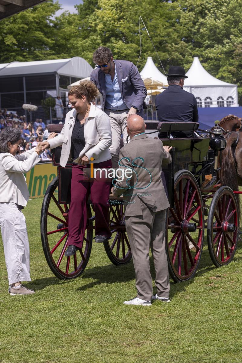 dressage PrizeGiving_Hamburg_20240512_SS350371.jpg